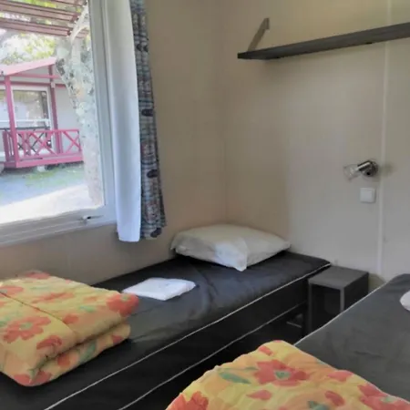 Mobil-home Avec Terrasse A Pour 5 Personnes - Api-1-52-1572 Campingplads