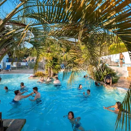 Mobil-home Avec Terrasse A Pour 5 Personnes - Api-1-52-1572 * Espelette