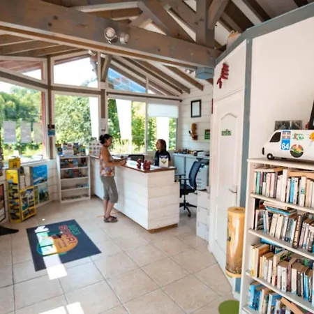 Mobil-home Avec Terrasse A Pour 5 Personnes - Api-1-52-1572 Espelette